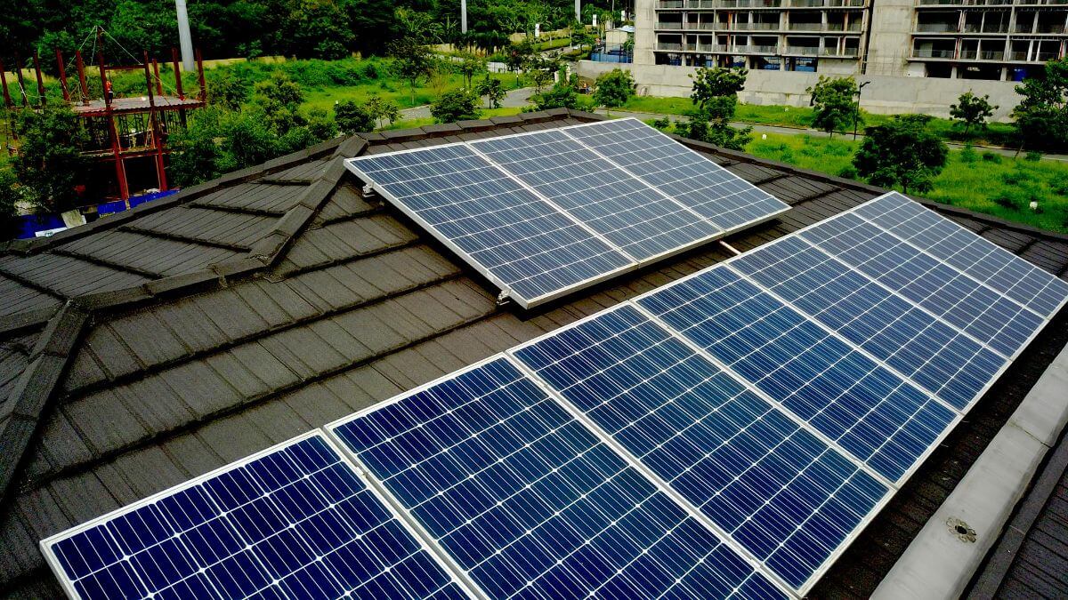 5 Benefits of Combining Solar Energy With Battery Storage