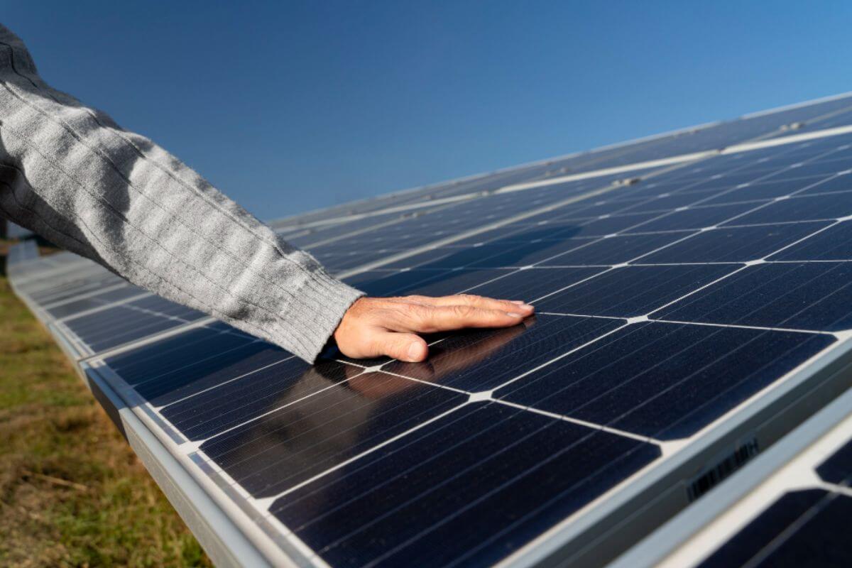4 Ways to Extend Your Solar Panel’s Life