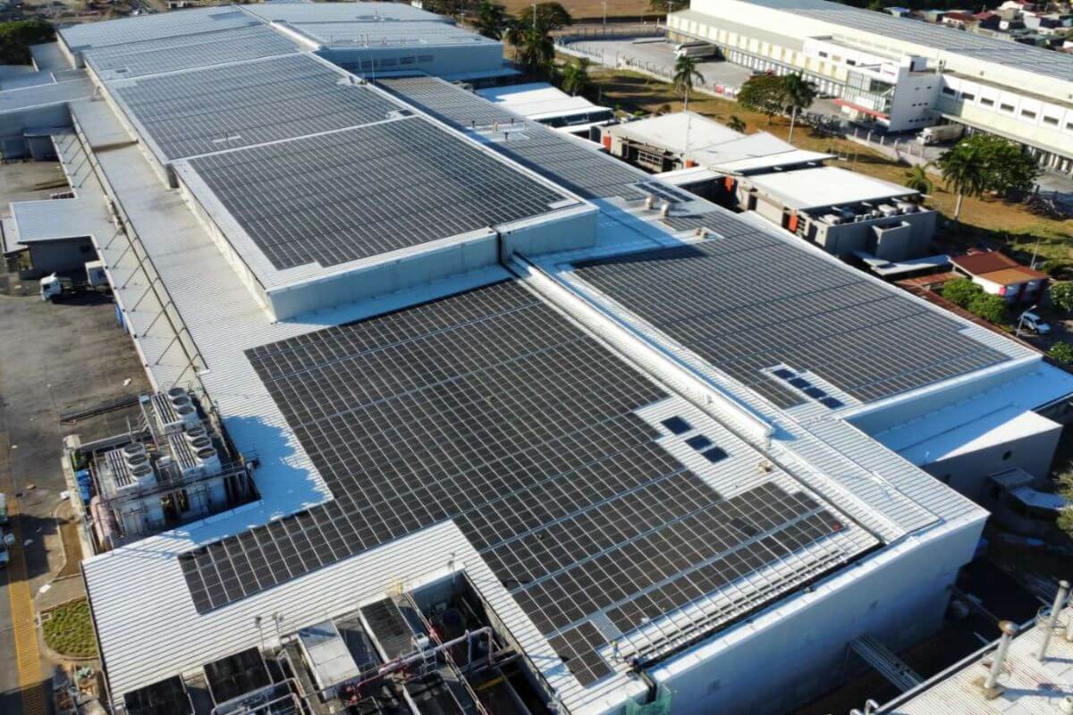 How solar energy systems reduce long-term operating costs for factories and manufacturing facilities