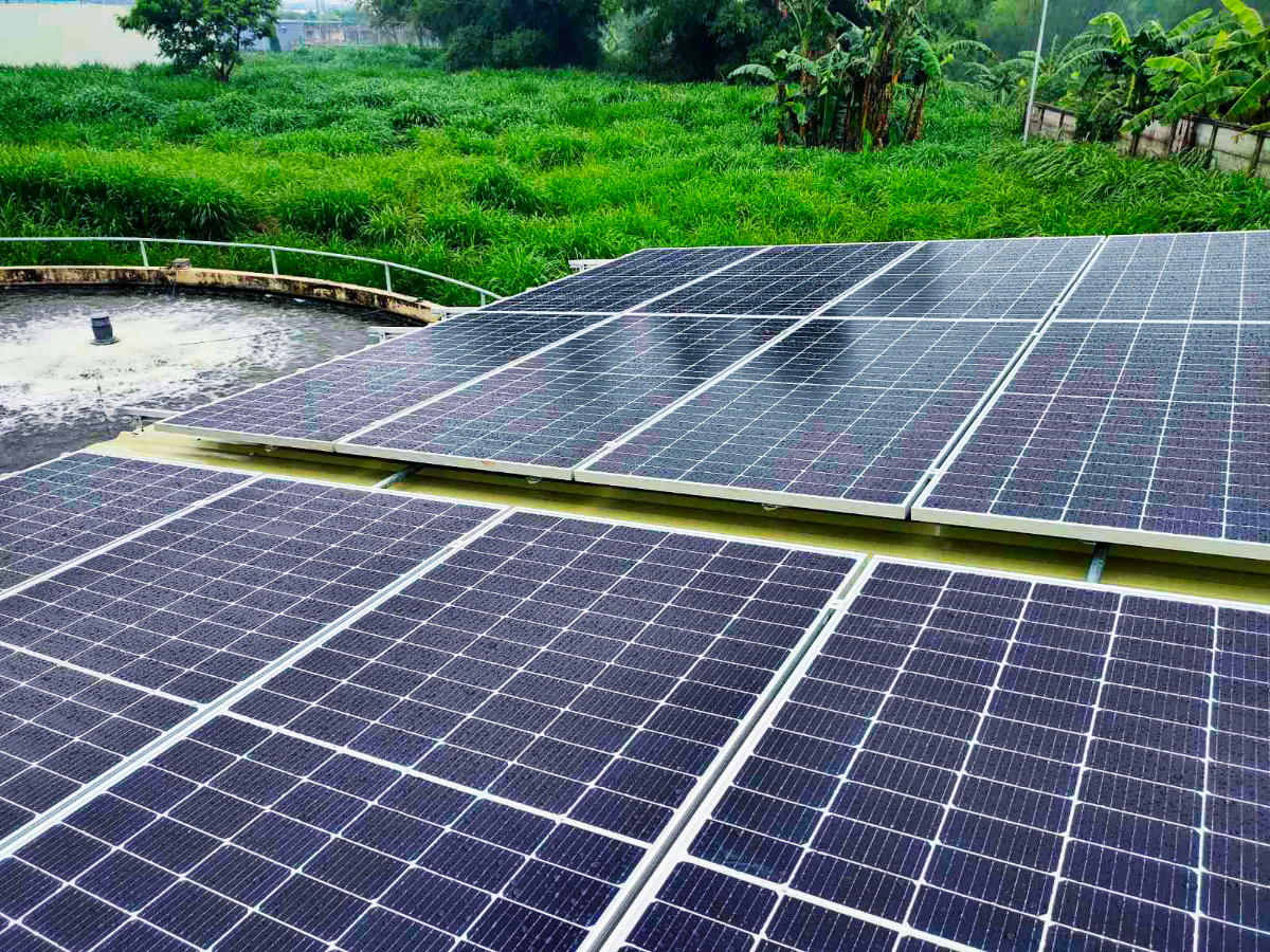 WHAT HAPPENS TO MY SOLAR WHEN IT RAINS?