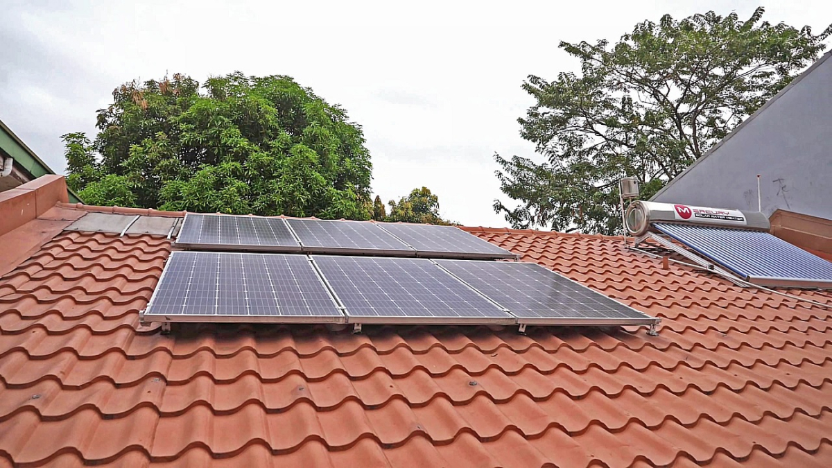 GOING SOLAR: HOW YOU CAN BECOME ENERGY EFFICIENT