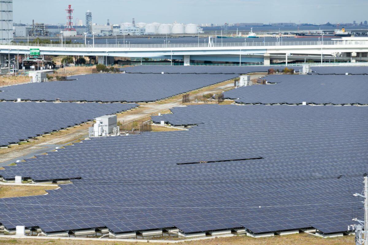Lower factory electricity expenses through commercial solar power systems