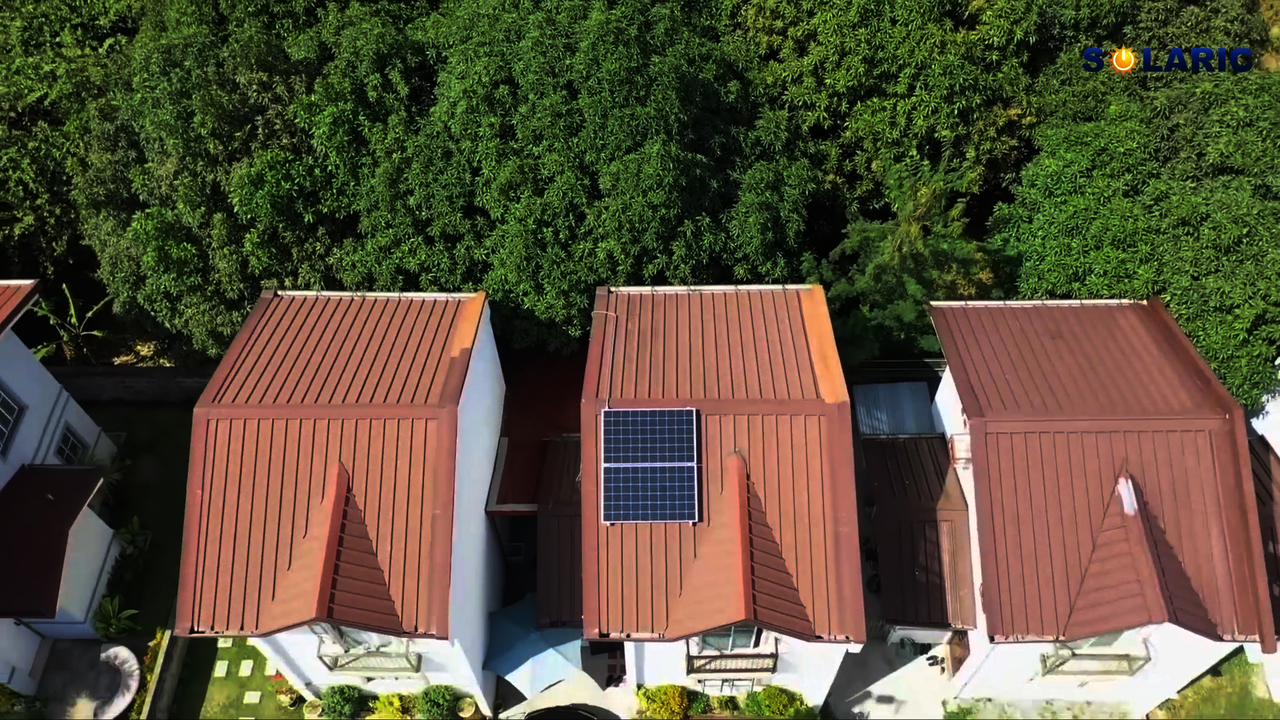 Townhouses with rooftop solar panels