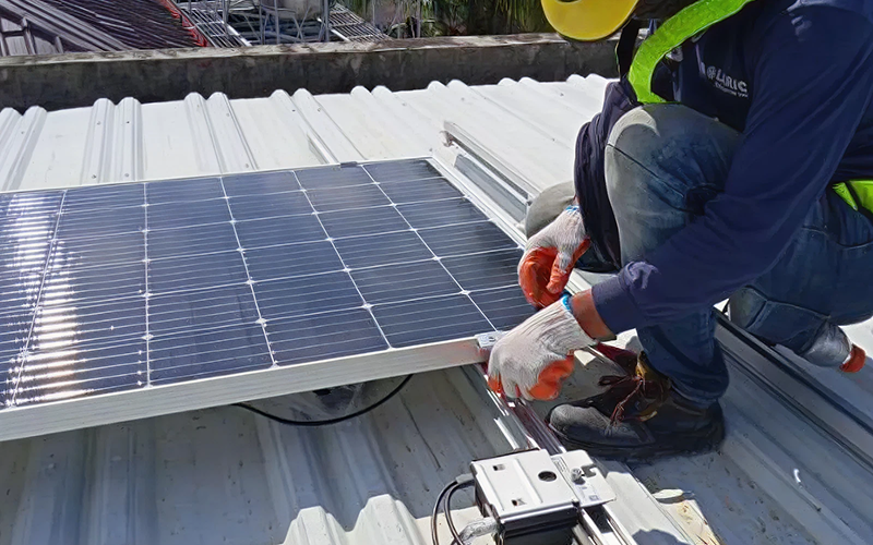 Solar panel installation by Solaric